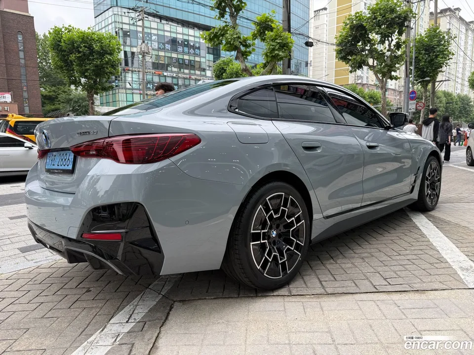BMW i4 eDrive40 M 2025 — миниатюра 5