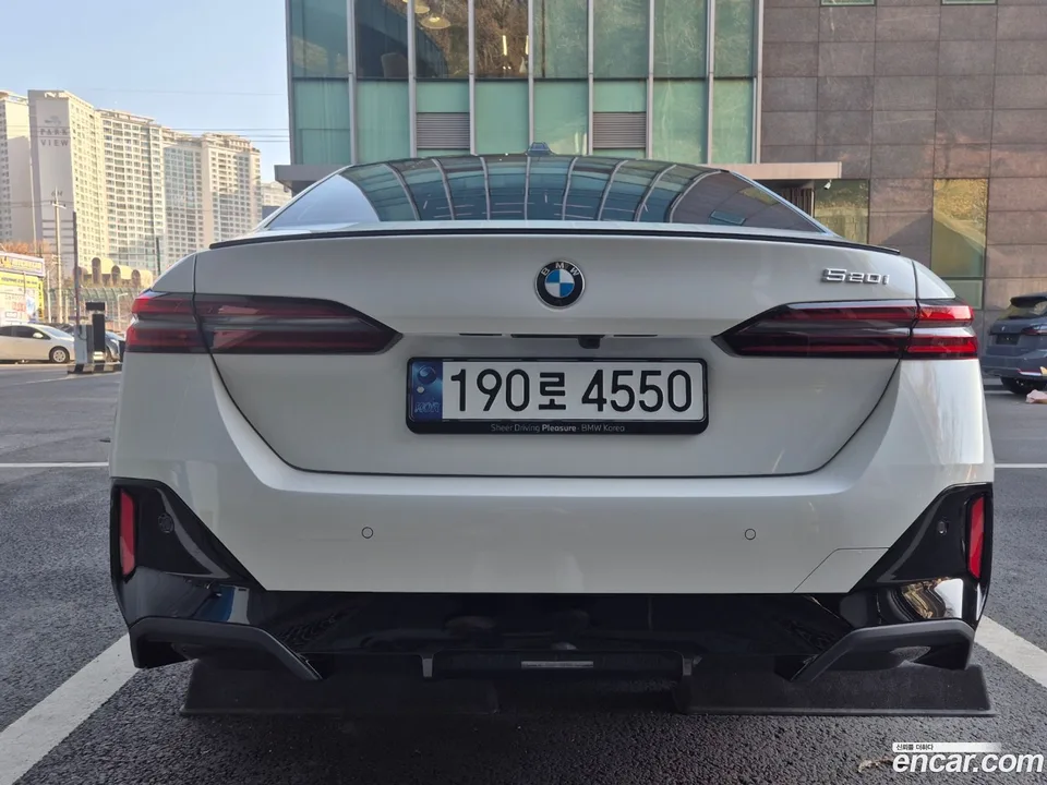BMW 5 Series 520i M 2024 — миниатюра 5