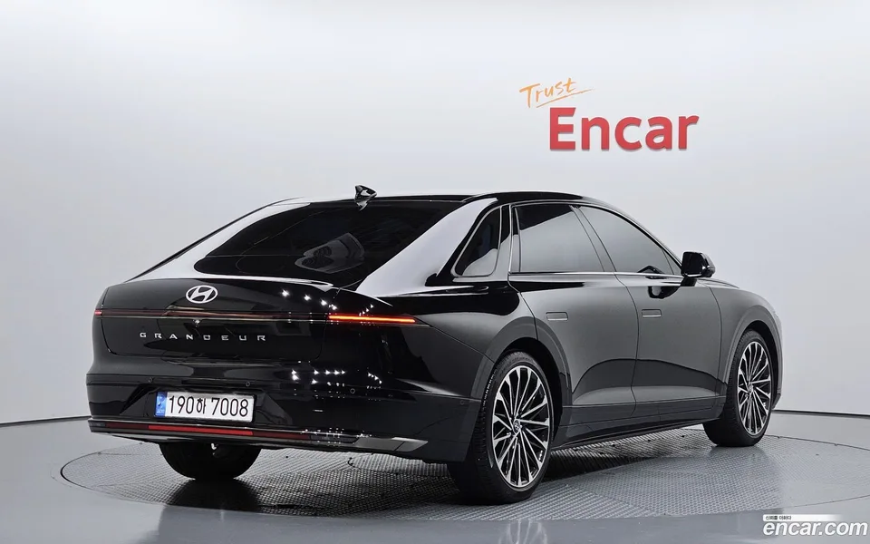 Hyundai Grandeur 2.5 2WD 2023 — миниатюра 2