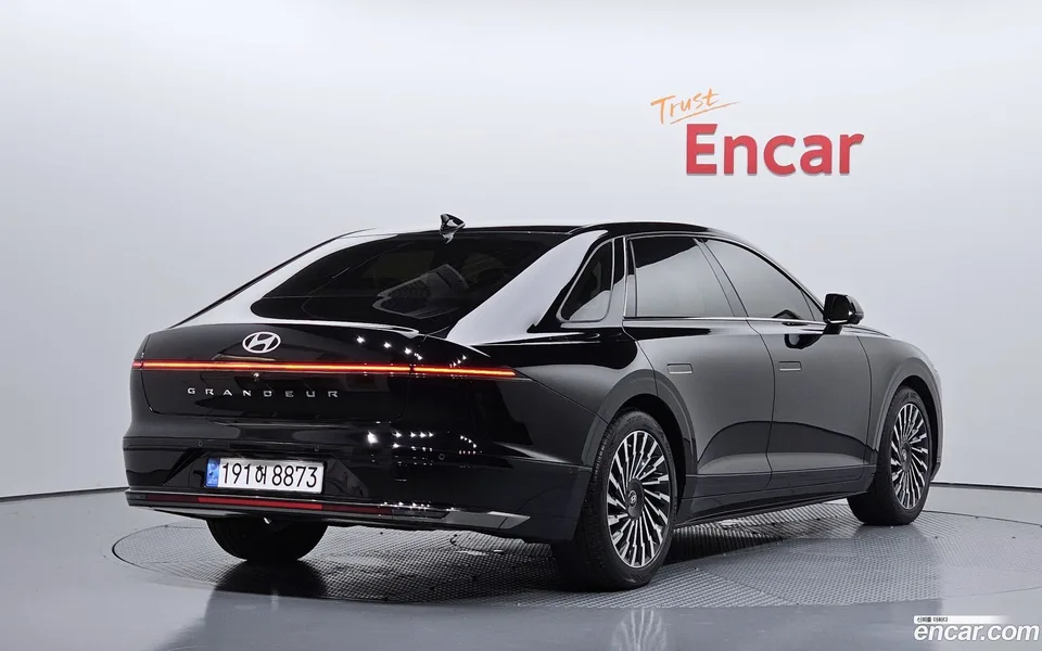 Hyundai Grandeur 2.5 2WD 2023 — миниатюра 2