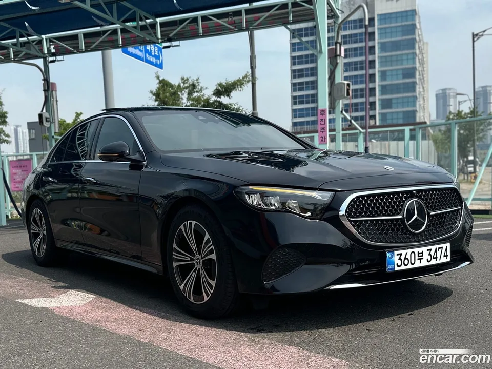 Mercedes-Benz E-Class E200 2025 — миниатюра 3