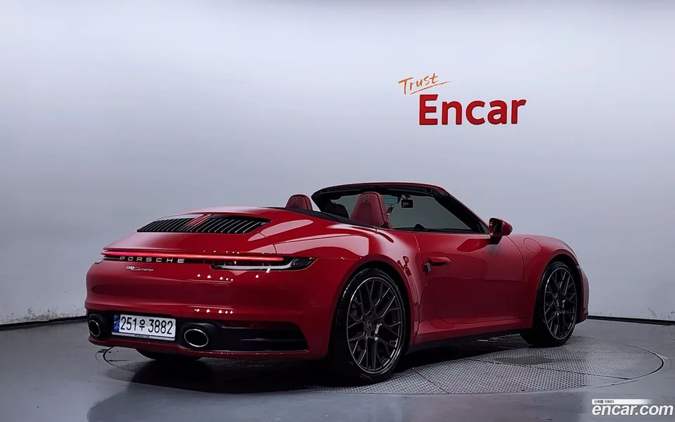 Porsche 911 (992) 4 2024 — миниатюра 2