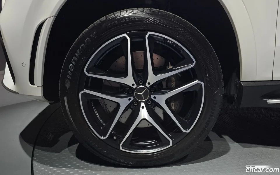 Mercedes-Benz GLE-Class AMG GLE53 4MATIC+ 2023 — миниатюра 5