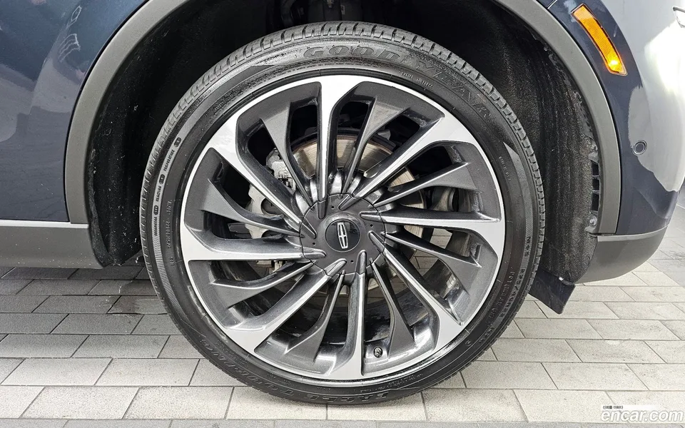 Lincoln Aviator 3.0 AWD 2023 — миниатюра 5