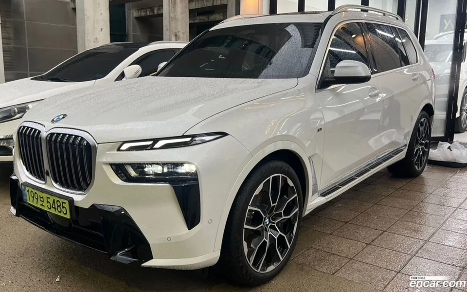 BMW X7 xDrive 40i M 6 2025 — миниатюра 2