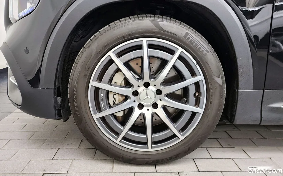 Mercedes-Benz GLB-Class AMG GLB35 4MATIC 2023 — миниатюра 5