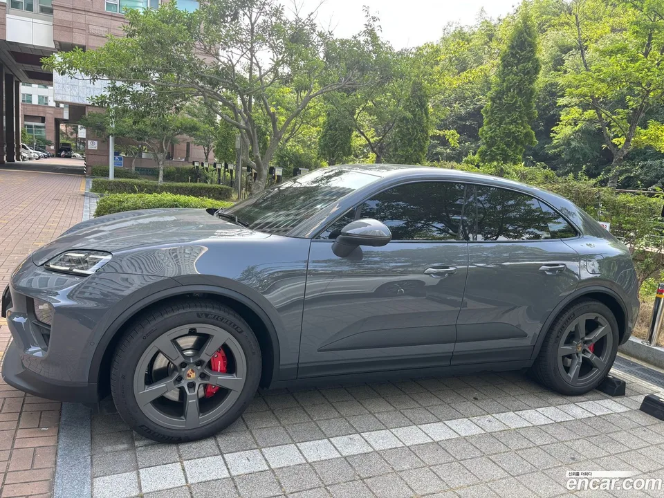 Porsche Macan Electric 4S 2025 — миниатюра 3