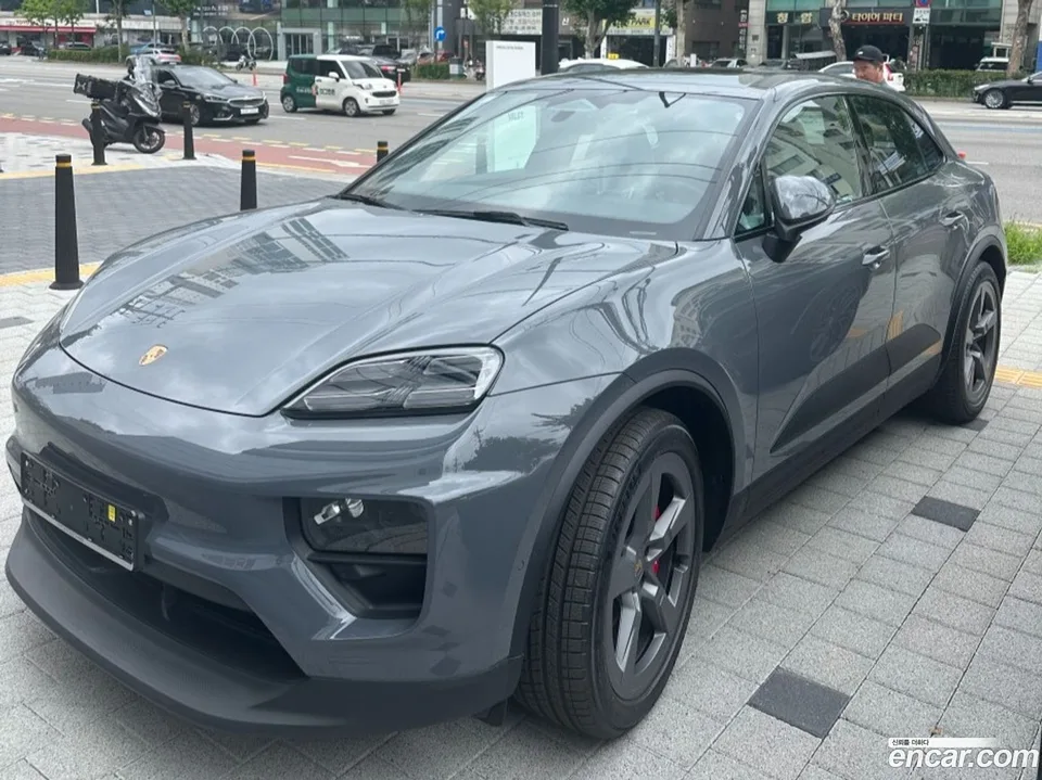 Porsche Macan Electric 4S 2025 — миниатюра 5