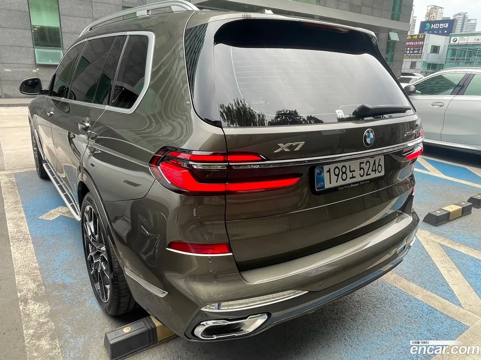 BMW X7 xDrive 40i M 7 2025 — миниатюра 2