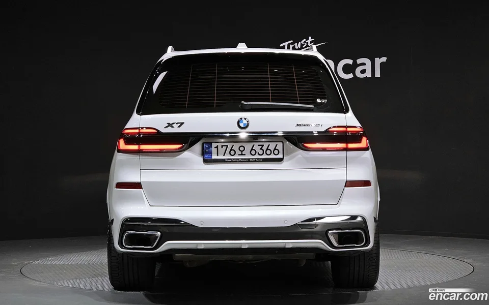 BMW X7 xDrive 40i M 7 2023 — миниатюра 4