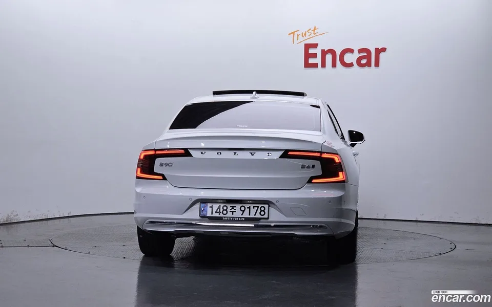 Volvo S90 B6 AWD 2025 — миниатюра 4