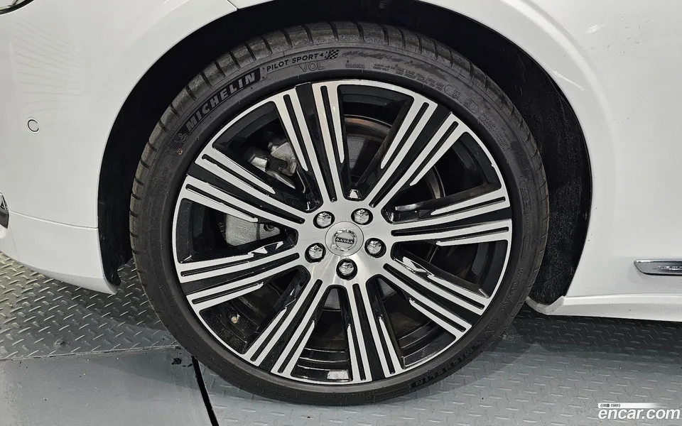 Volvo S90 B6 AWD 2025 — миниатюра 5