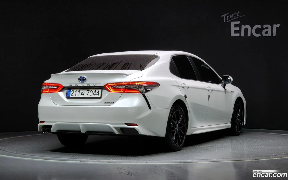 Toyota Camry 2.5 XSE 2024 — миниатюра 2