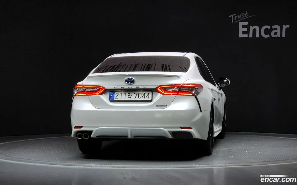 Toyota Camry 2.5 XSE 2024 — миниатюра 4