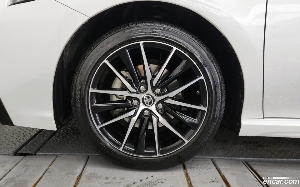 Toyota Camry 2.5 XSE 2024 — миниатюра 5