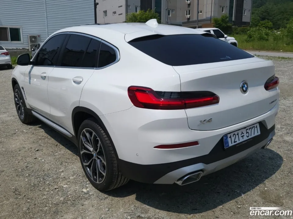 BMW X4 xDrive20i xLine 2025 — миниатюра 2