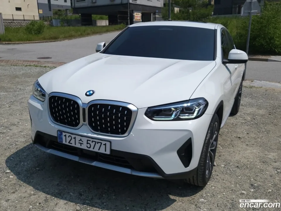 BMW X4 xDrive20i xLine 2025 — миниатюра 3