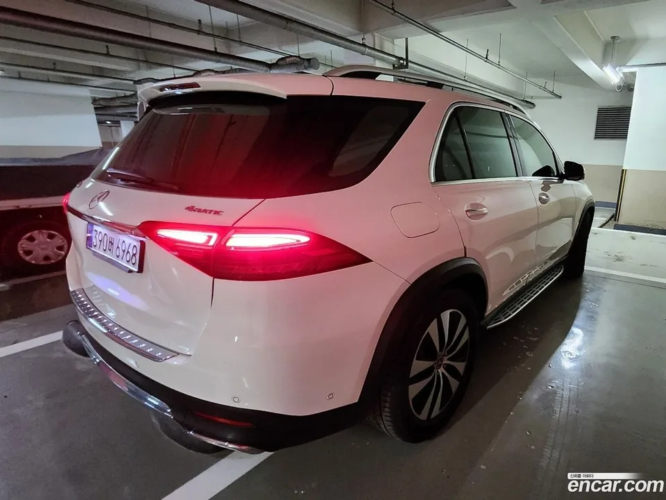 Mercedes-Benz GLE-Class GLE300d 4MATIC 2023 — миниатюра 4