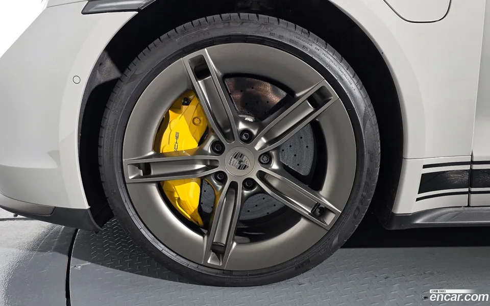 Porsche Taycan S 2024 — миниатюра 5