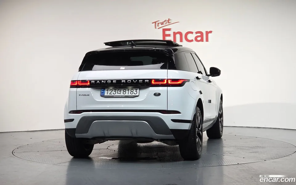 Land Rover Range Rover Evoque P250 SE 2023 — миниатюра 4