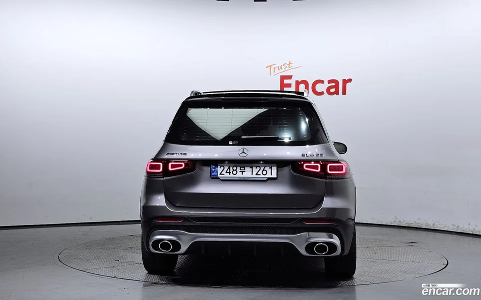 Mercedes-Benz GLB-Class AMG GLB35 4MATIC 2023 — миниатюра 4