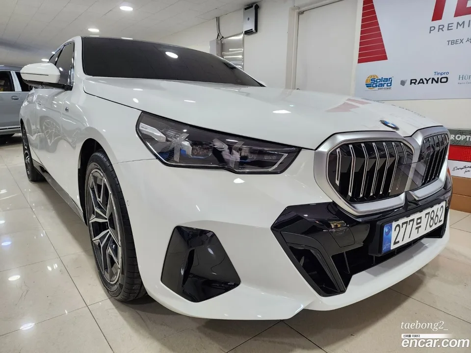 BMW 5 Series 520i M 2024 — миниатюра 2