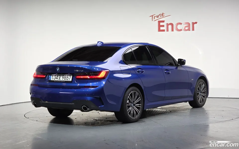 BMW 3 Series 320e M 2022 — миниатюра 2