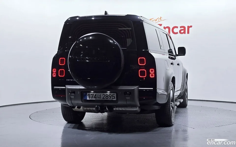 Land Rover Defender 130 D300 X- HSE 2024 — миниатюра 4