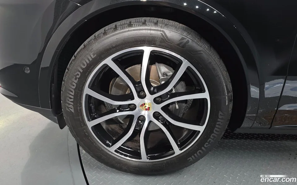 Porsche Cayenne 3.0 2024 — миниатюра 5