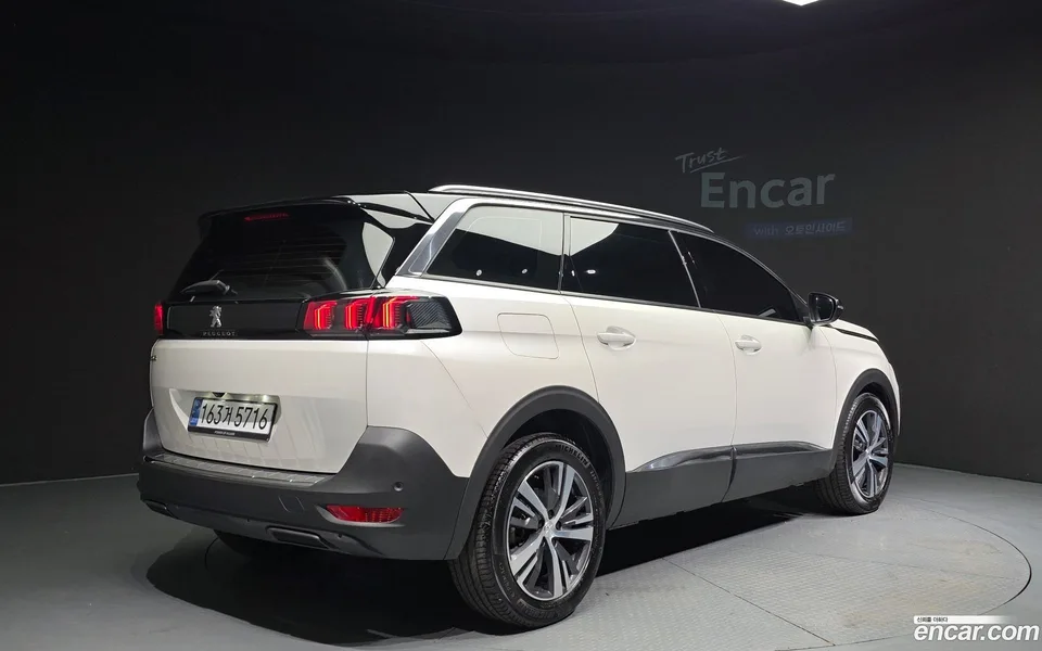 Peugeot 5008 1.2 Pure Tech 2024 — миниатюра 2