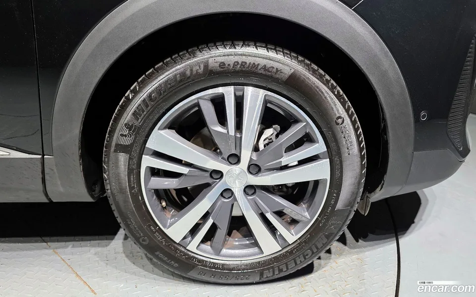 Peugeot 5008 1.2 Pure Tech 2024 — миниатюра 5