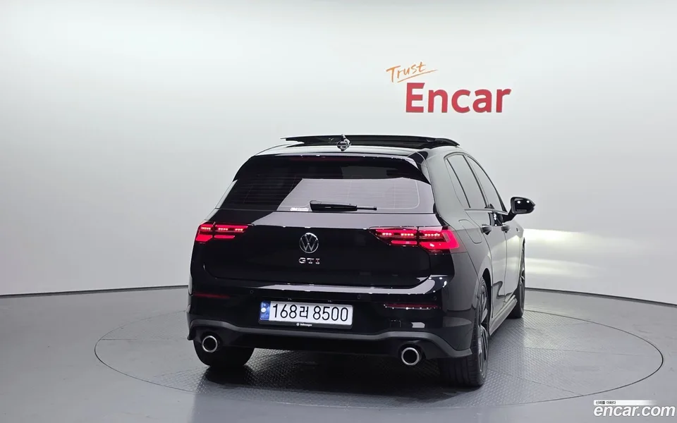 Volkswagen Golf 2.0 GTI 2023 — миниатюра 4