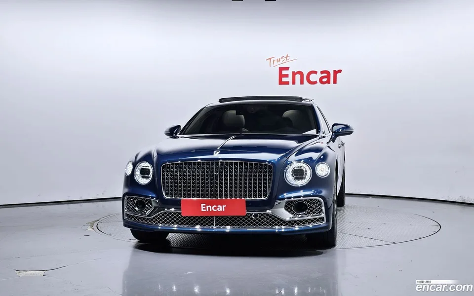 Bentley Flying Spur 4.0 2024 — миниатюра 3