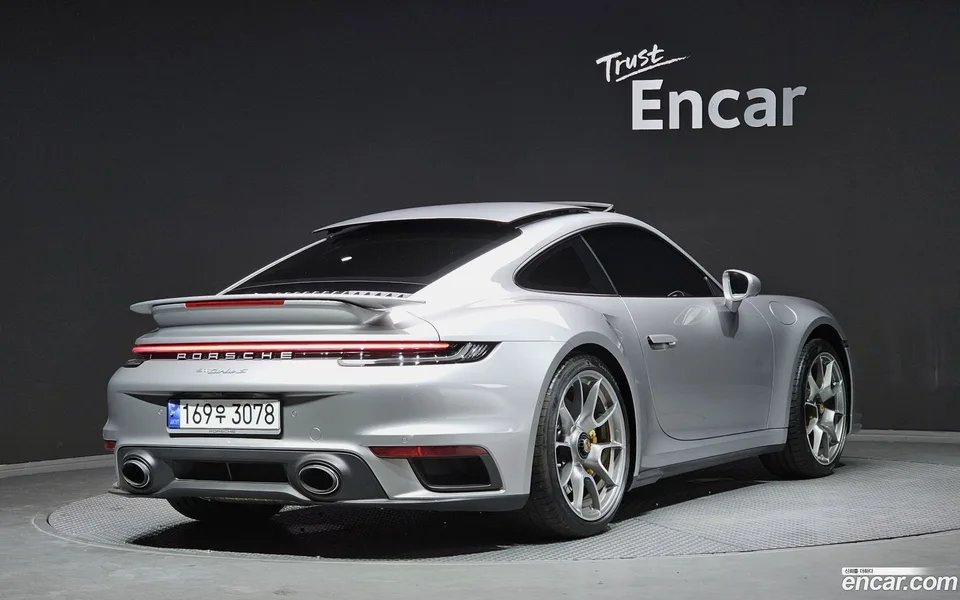 Porsche 911 (992) S 2023 — миниатюра 2