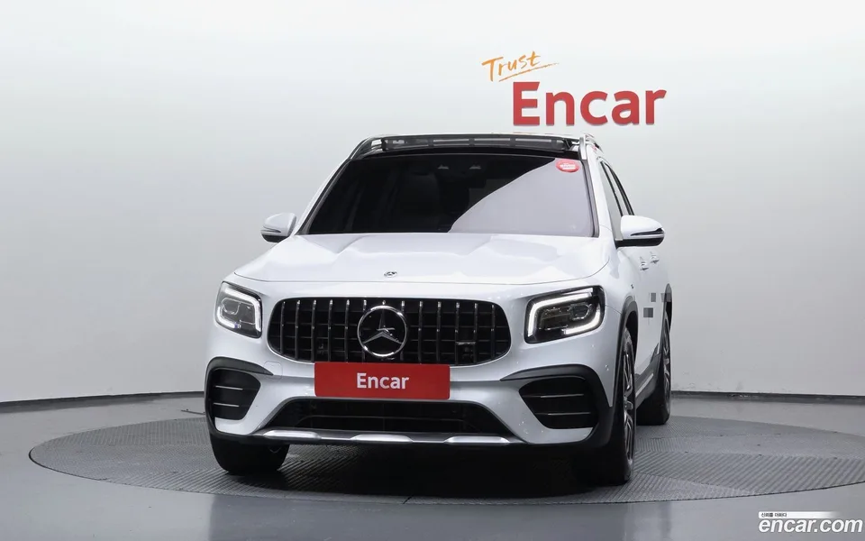 Mercedes-Benz GLB-Class AMG GLB35 4MATIC 2023 — миниатюра 3