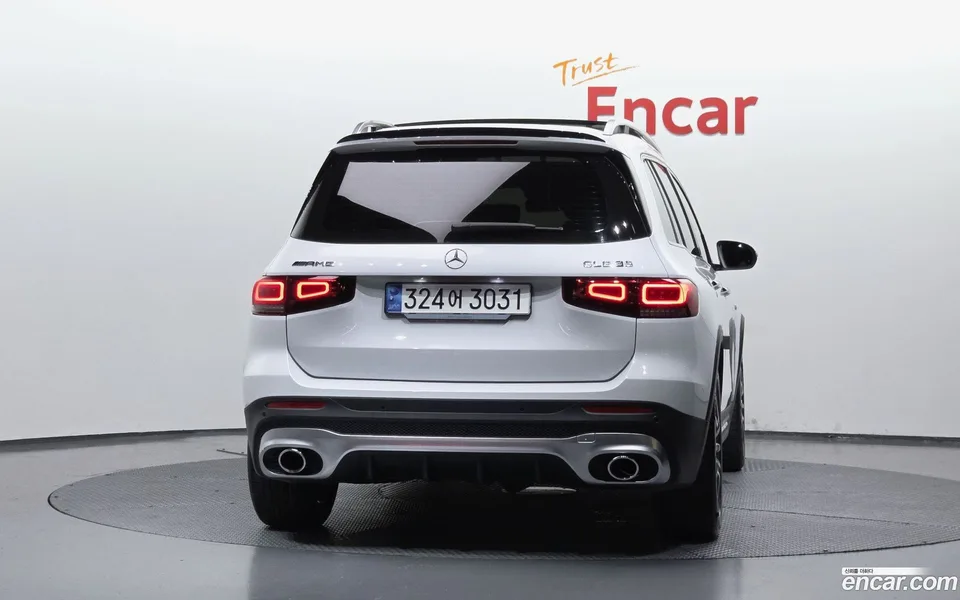 Mercedes-Benz GLB-Class AMG GLB35 4MATIC 2023 — миниатюра 4