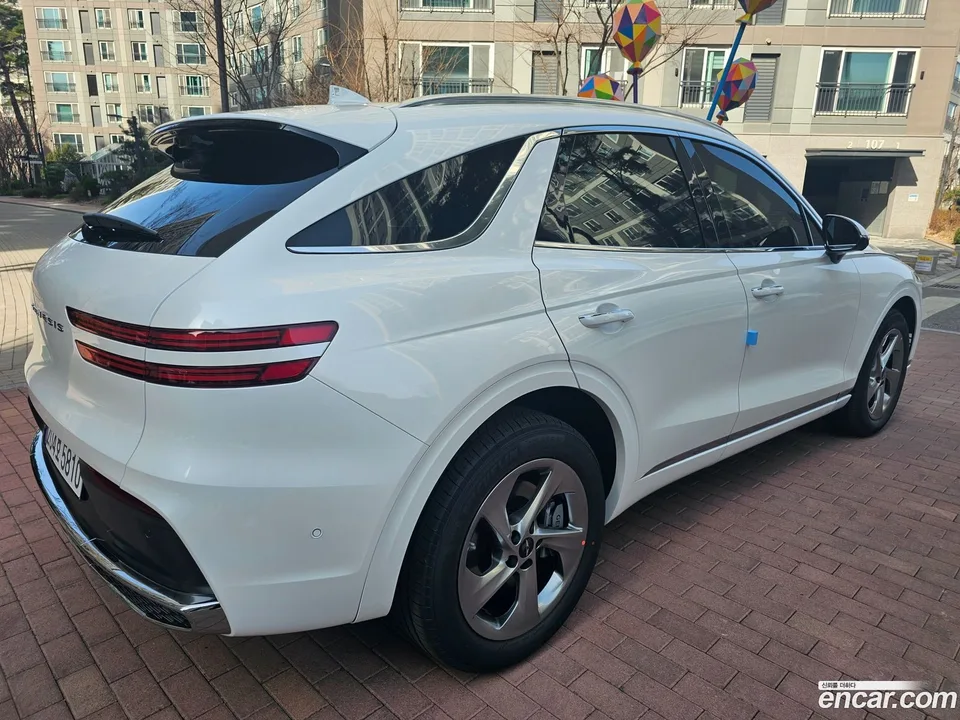 Genesis GV70 2.5T 2WD 2025 — миниатюра 5