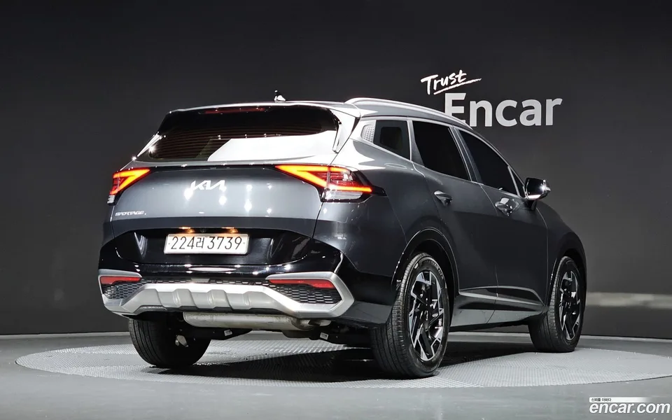 Kia Sportage 1.6 2WD 2023 — миниатюра 2