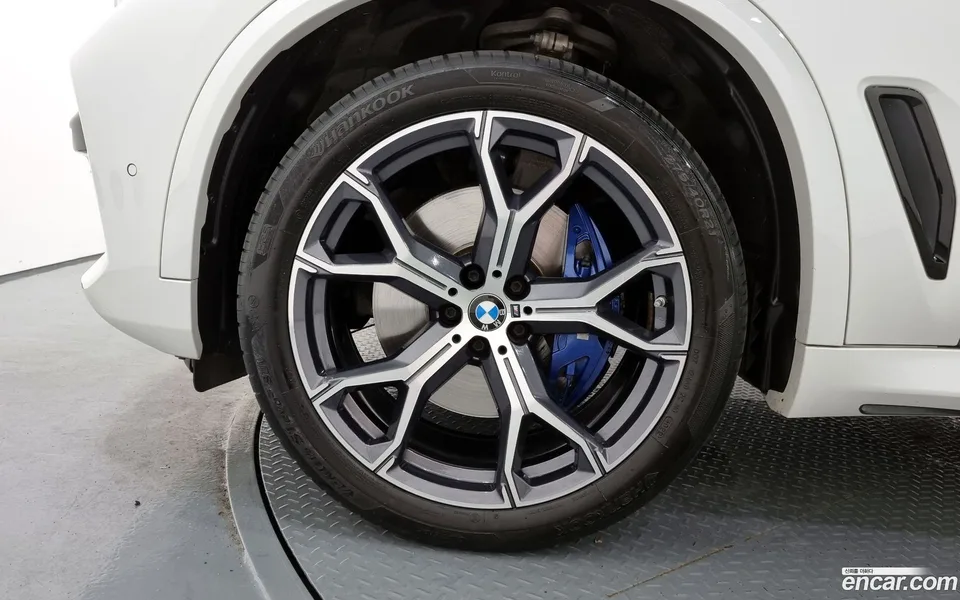 BMW X5 xDrive 30d M 2023 — миниатюра 5