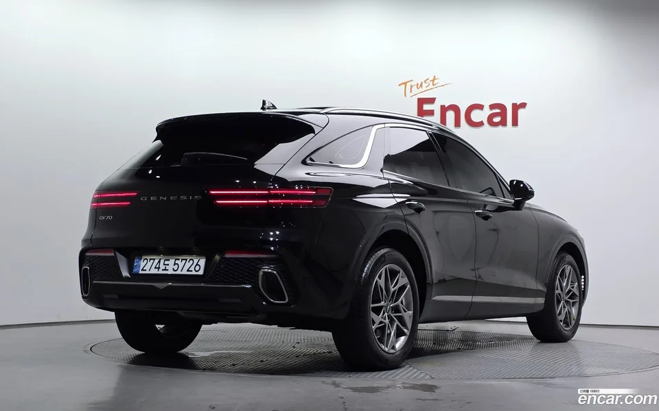 Genesis GV70 2.5T 2WD 2024 — миниатюра 2