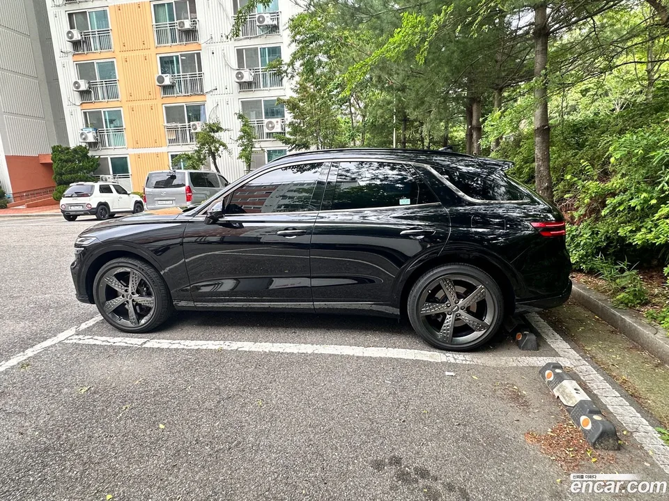 Genesis GV70 2.5T AWD 2023 — миниатюра 2