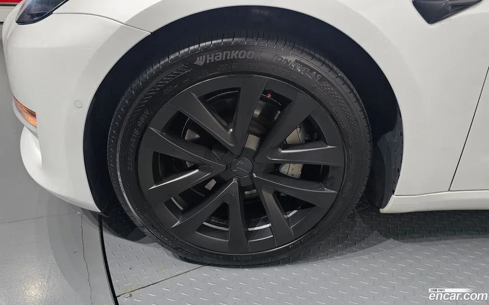 Tesla Model 3 RWD 2022 — миниатюра 5