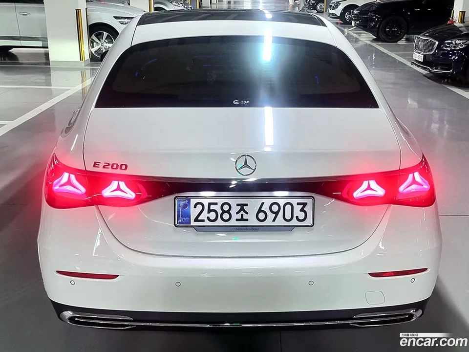 Mercedes-Benz E-Class E200 2025 — миниатюра 5