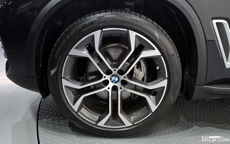 BMW X5 xDrive 30d xLine 2023 — миниатюра 5