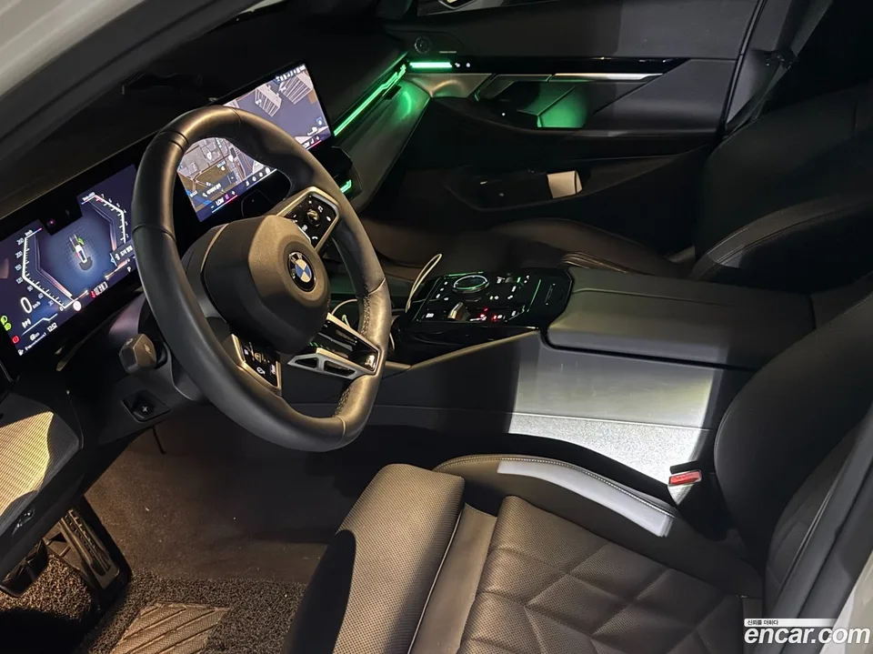 BMW 5 Series 520i M 2024 — миниатюра 5