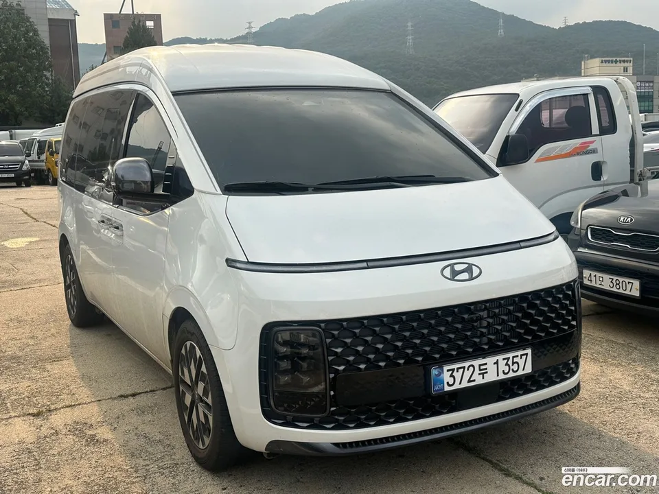Hyundai Staria 4WD 9 2023 — миниатюра 3
