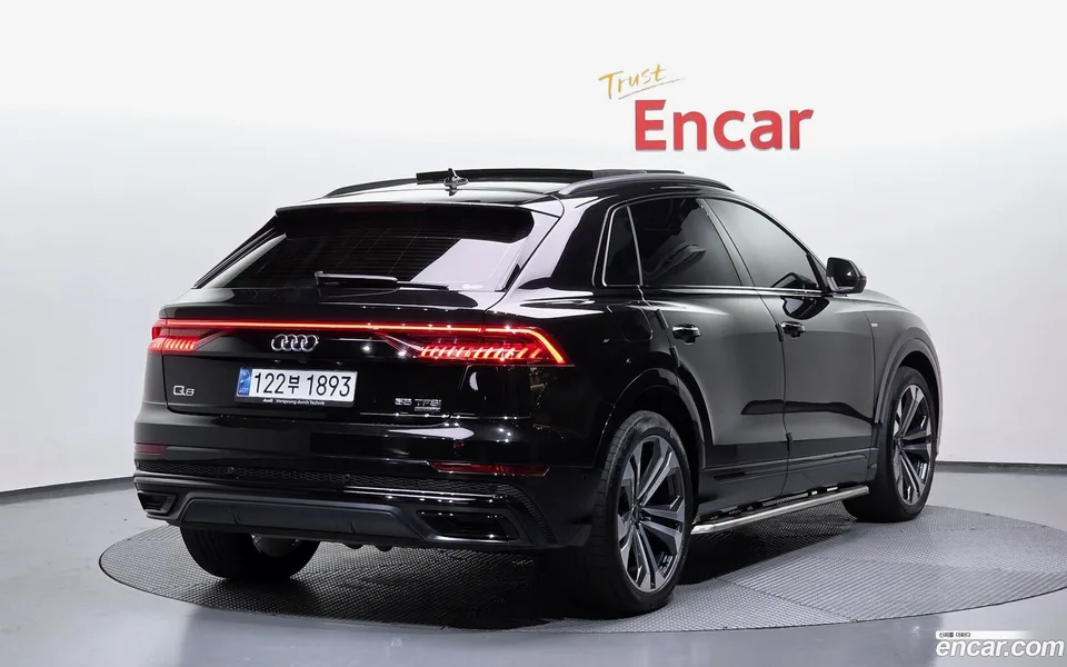 Audi Q8 (4M) 55 TFSI 2023 — миниатюра 2