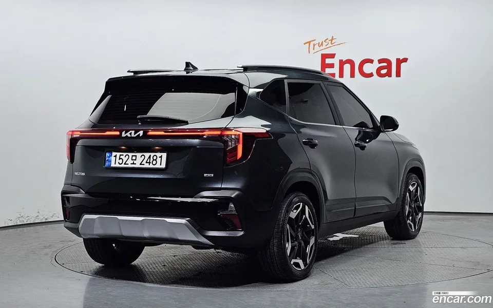 Kia Seltos 1.6 4WD 2023 — миниатюра 2
