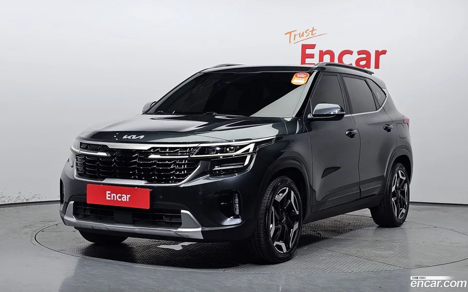 Kia Seltos 1.6 4WD 2023 — фото 1, купить с доставкой в Москву
