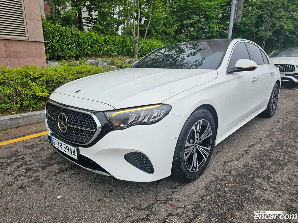 Mercedes-Benz E-Class E200 2025 — миниатюра 2
